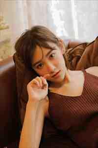 又被寒风刺痛着