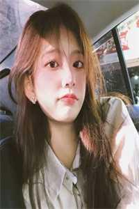 我抬头看你的一瞬间就爱上你了